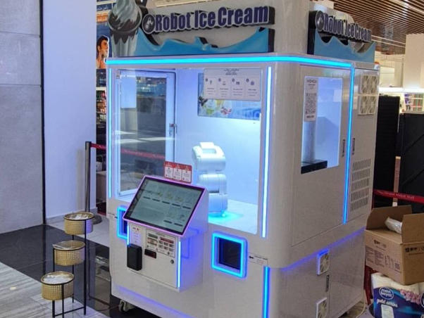 安诺 AI 机器人封闭式冰淇淋机入驻伊拉克购物中心