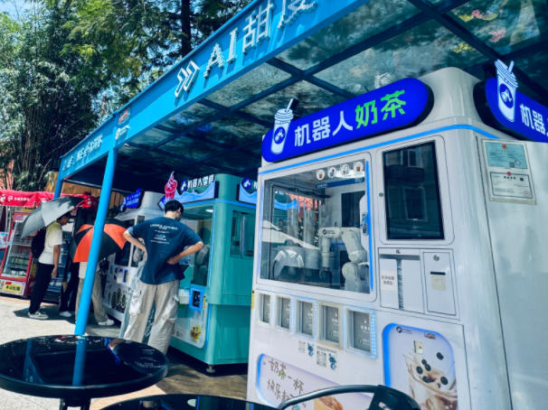 重磅入驻官宣！深圳梅拉尼亚小镇上线安诺智能机器人咖啡亭、奶茶机、冰淇淋机