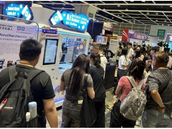 全球媒体刷屏！安诺机器人双王牌首秀香港美食展，AI拉花咖燃爆香江！
